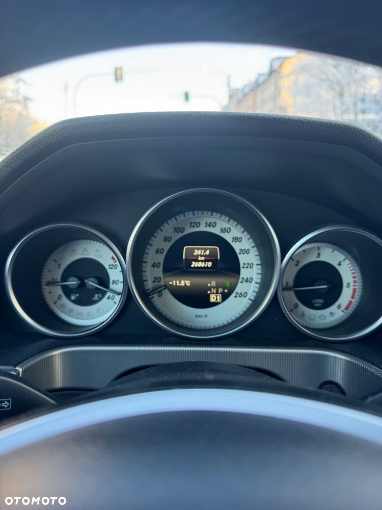 Mercedes-Benz Klasa E 220 CDI 7G-TRONIC Elegance - 15