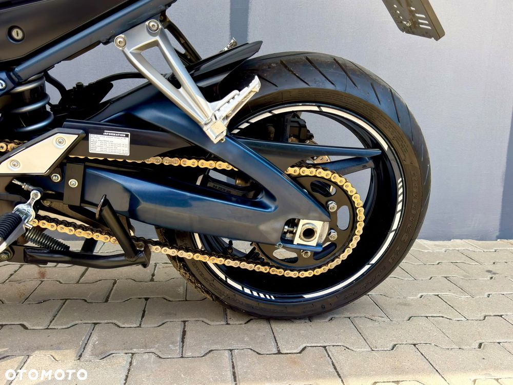 Yamaha FZ - 19
