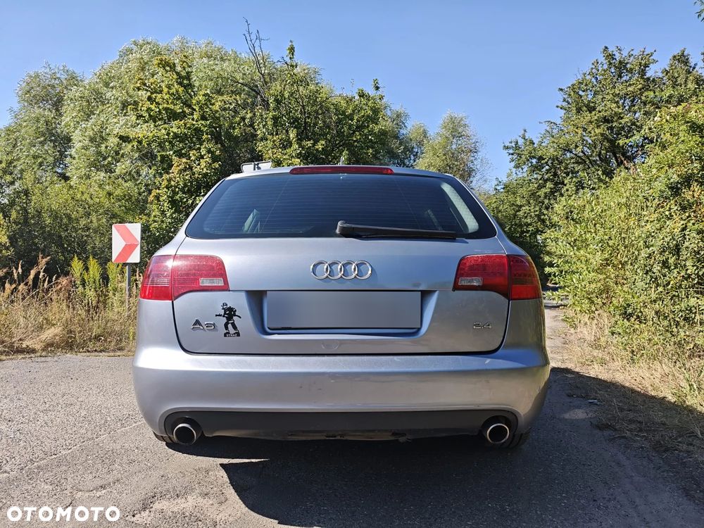 Audi A6 Avant 2.4 - 5