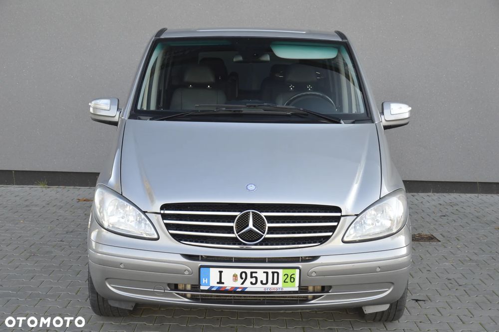 Mercedes-Benz Viano 2010 photo 2