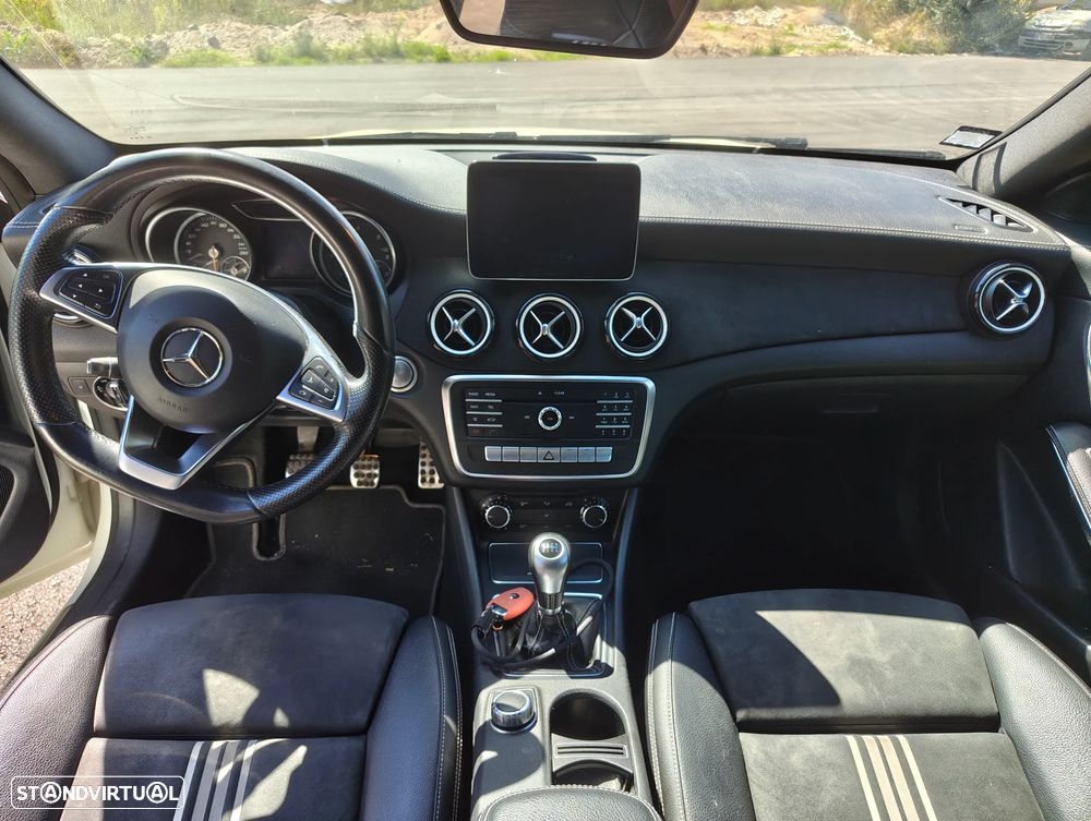 Mercedes-Benz CLA 200 d Shooting Brake AMG Line - 12