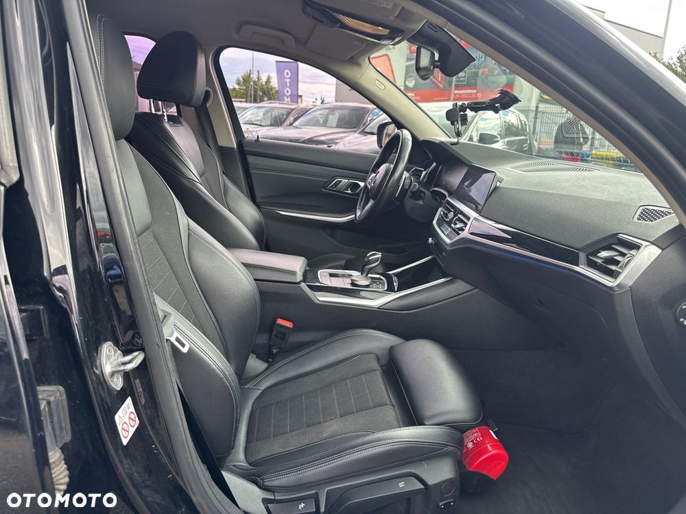 BMW Seria 3 318d Sport Line Shadow - 20