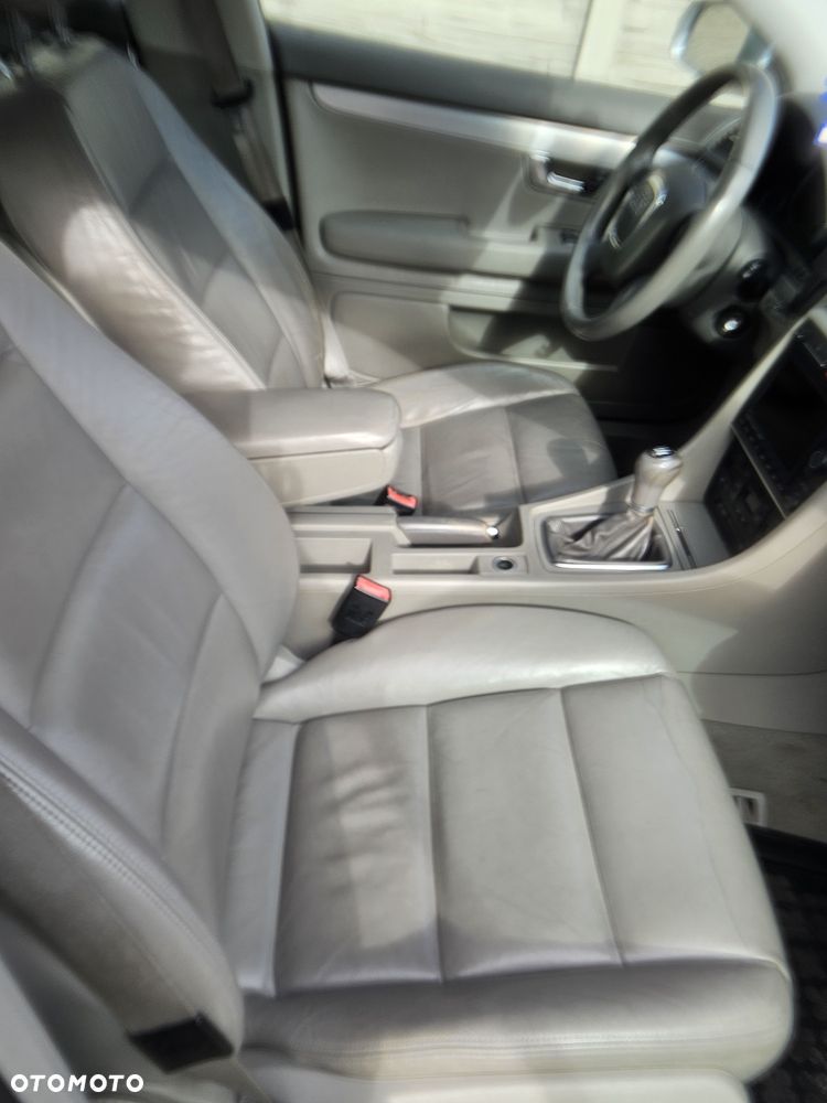 Audi A4 Limousine - 6