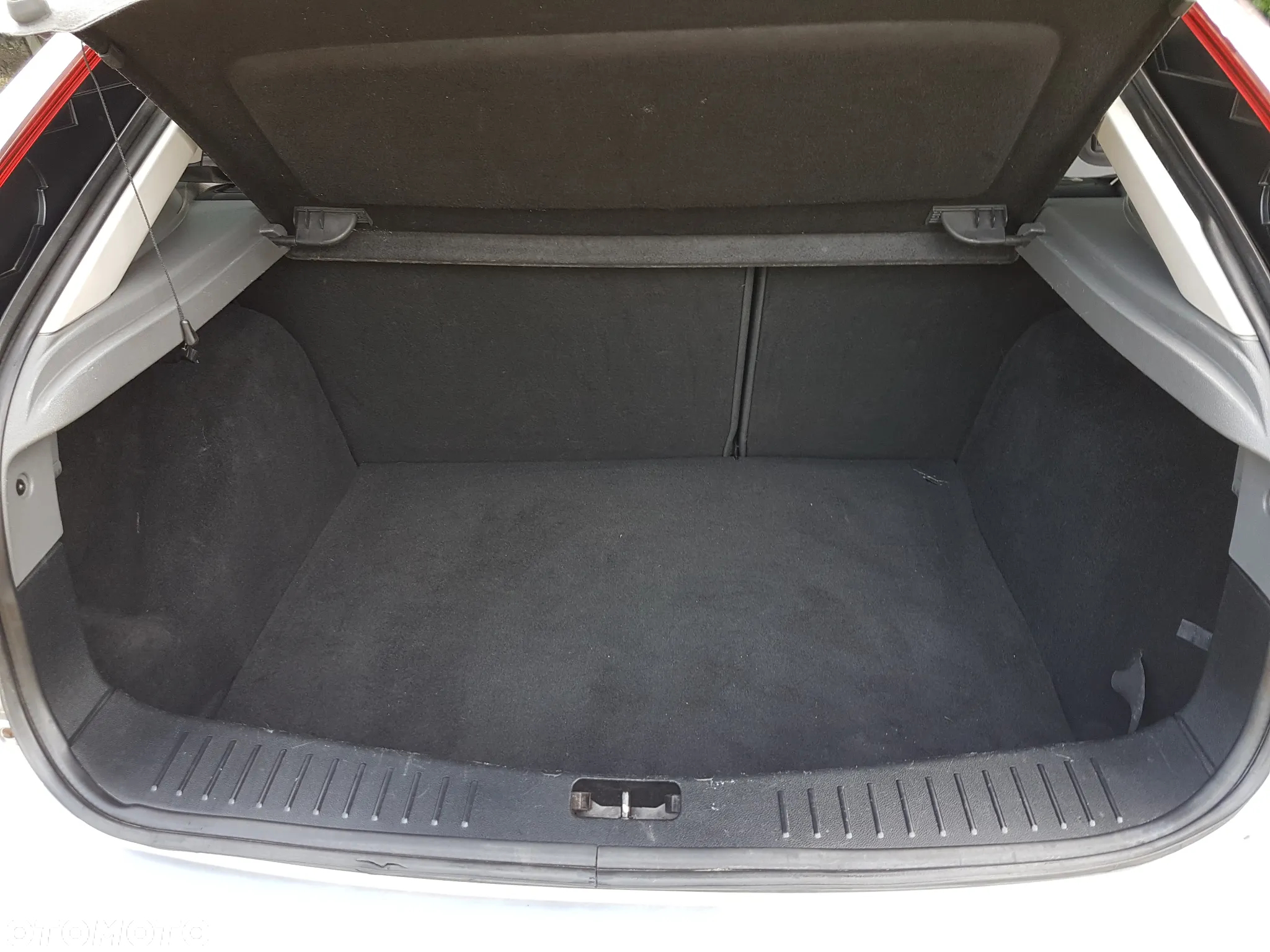 Ford Focus 2.0 TDCi DPF Ghia - 18