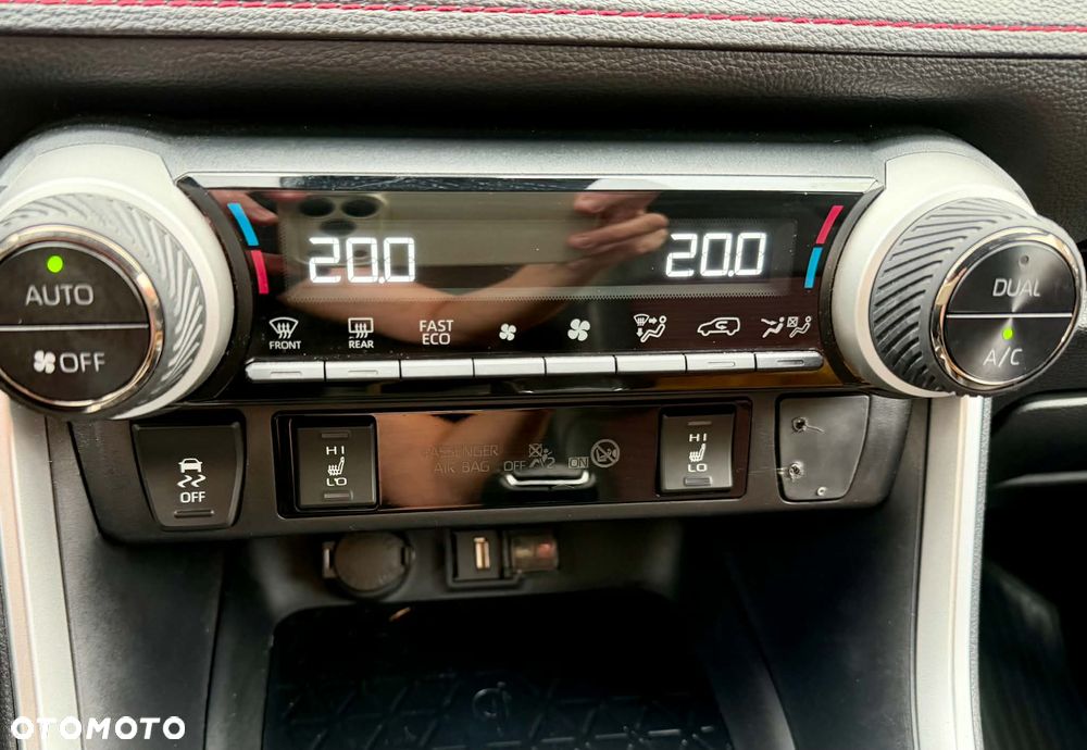 Toyota RAV4 - 10