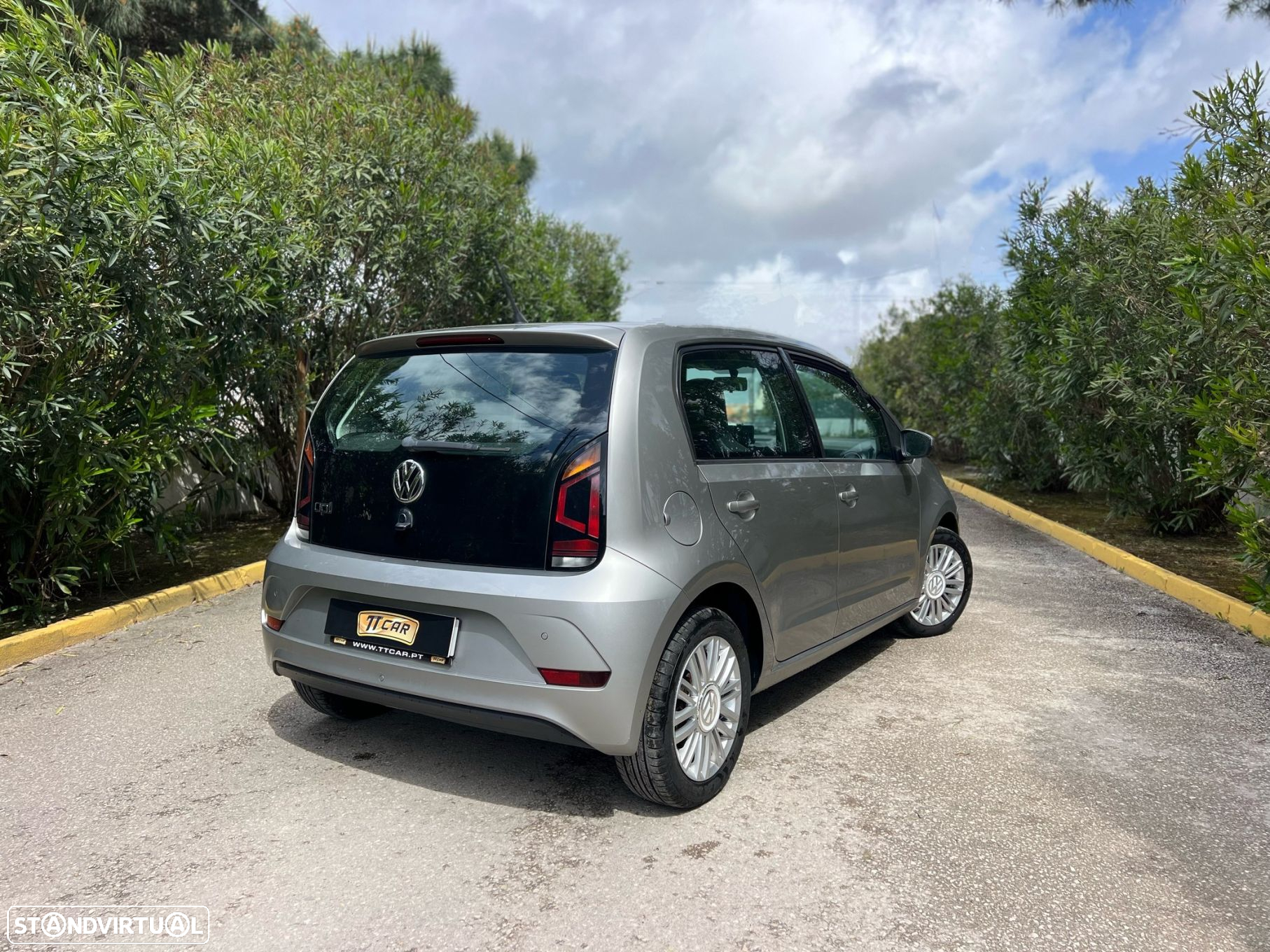 VW Up! - 6
