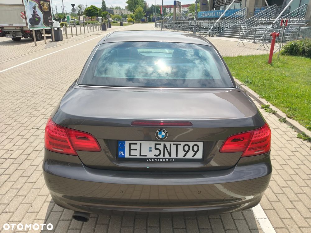 BMW Seria 3 320i - 13
