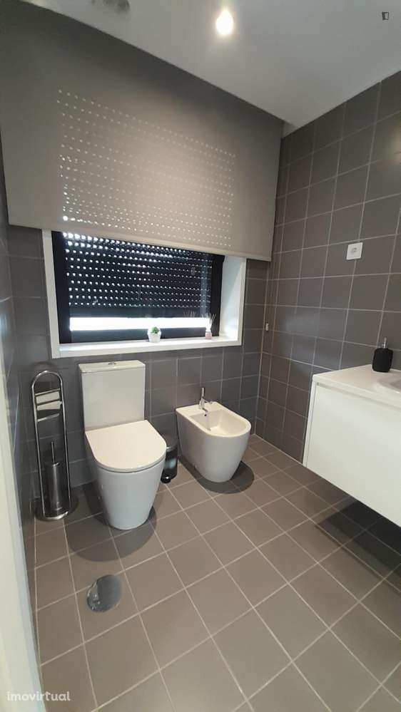 Quarto - localizado em Paranhos Porto - Grande imagem: 4/8