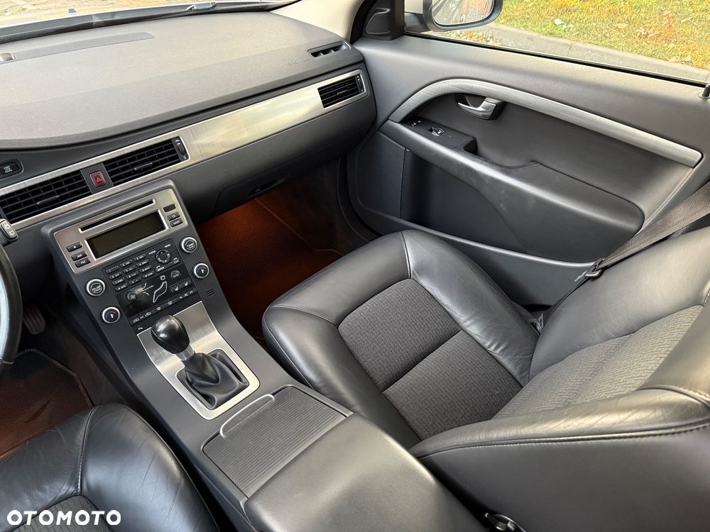 Volvo V70 2.0D Momentum - 34