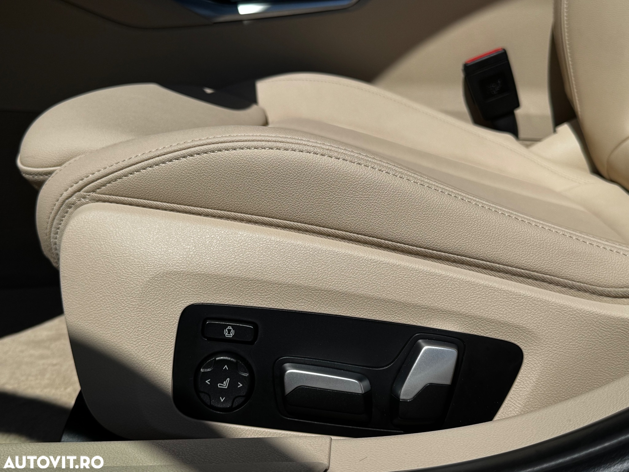 BMW Seria 3 330e Aut. Luxury Line - 16