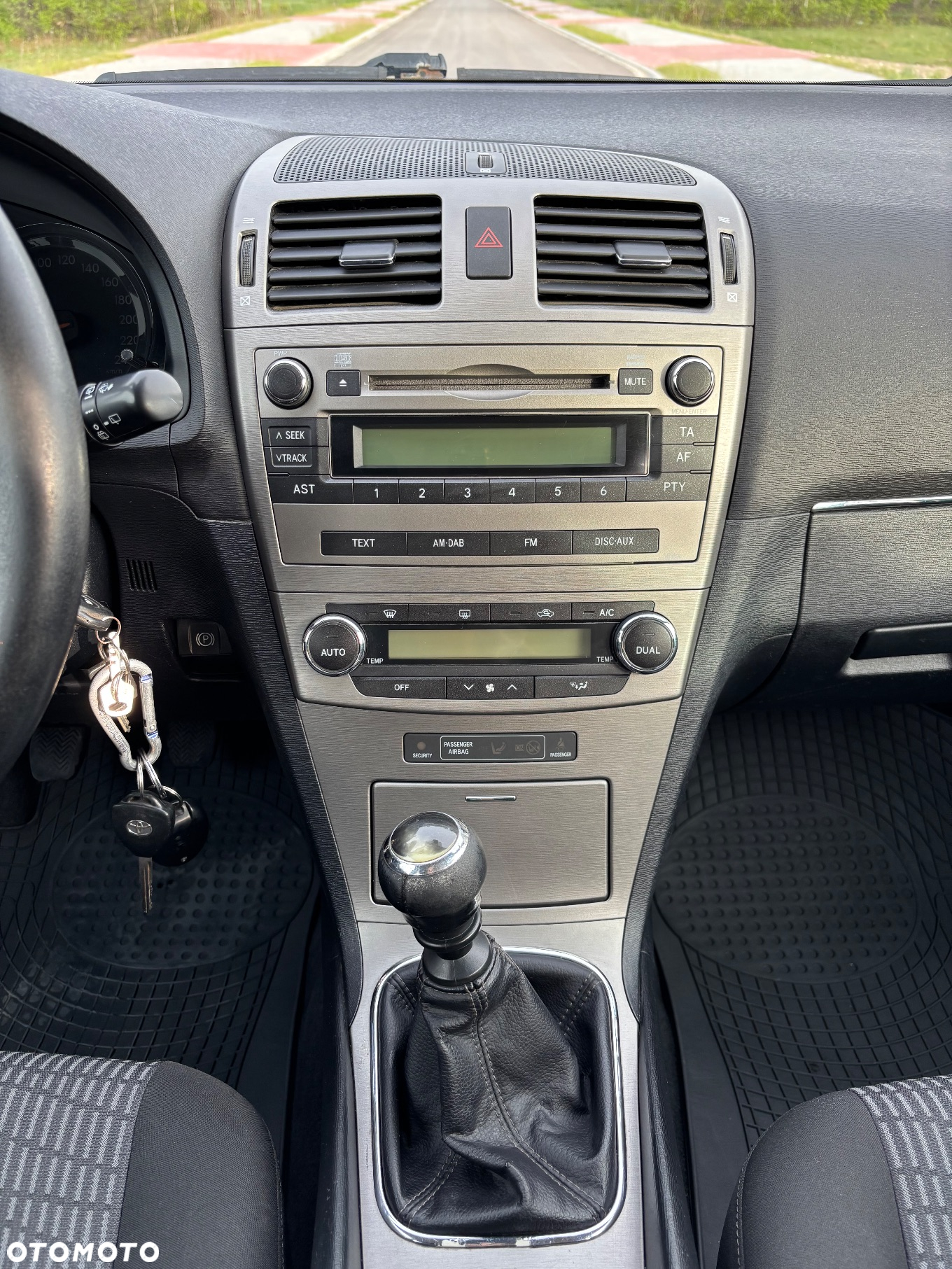 Toyota Avensis 2.0 D-4D 2010 - 18