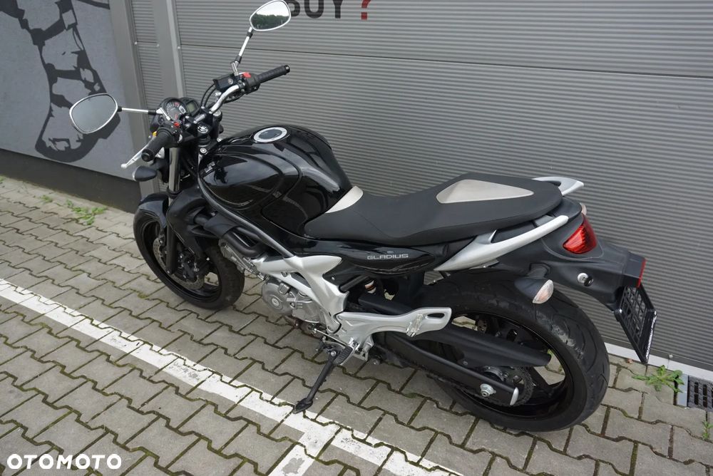 Suzuki Gladius - 13