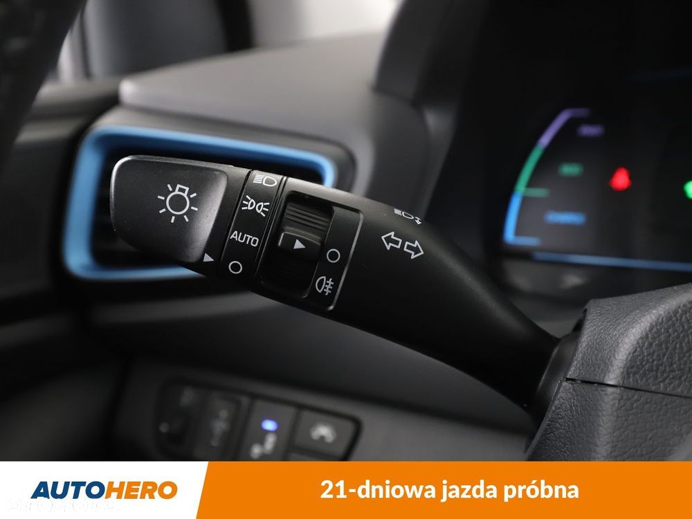 Hyundai IONIQ - 33