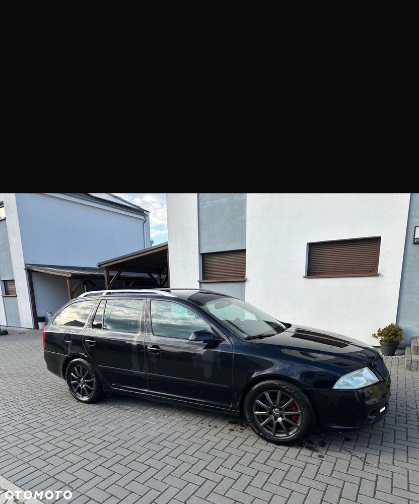 Skoda Octavia Combi 2.0 TDI DPF RS - 3