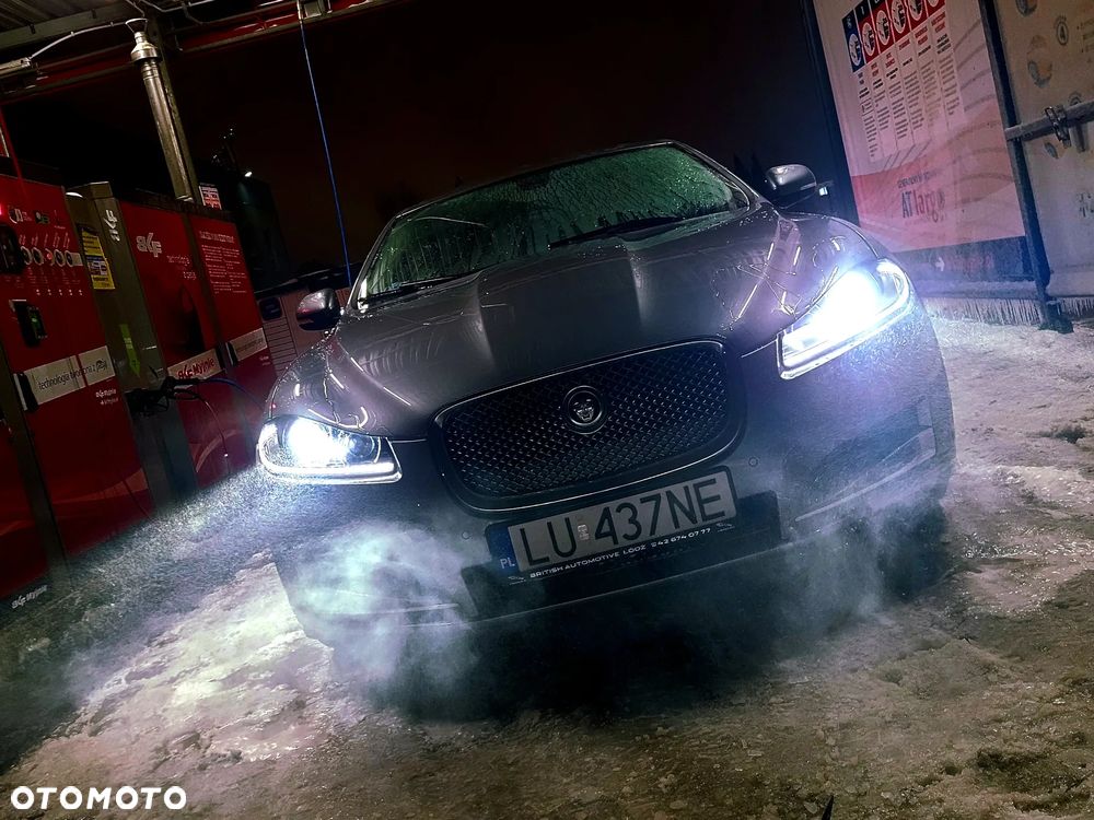Jaguar XF 2.0 T Luxury - 10
