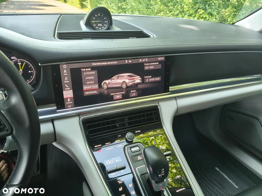 Porsche Panamera - 17