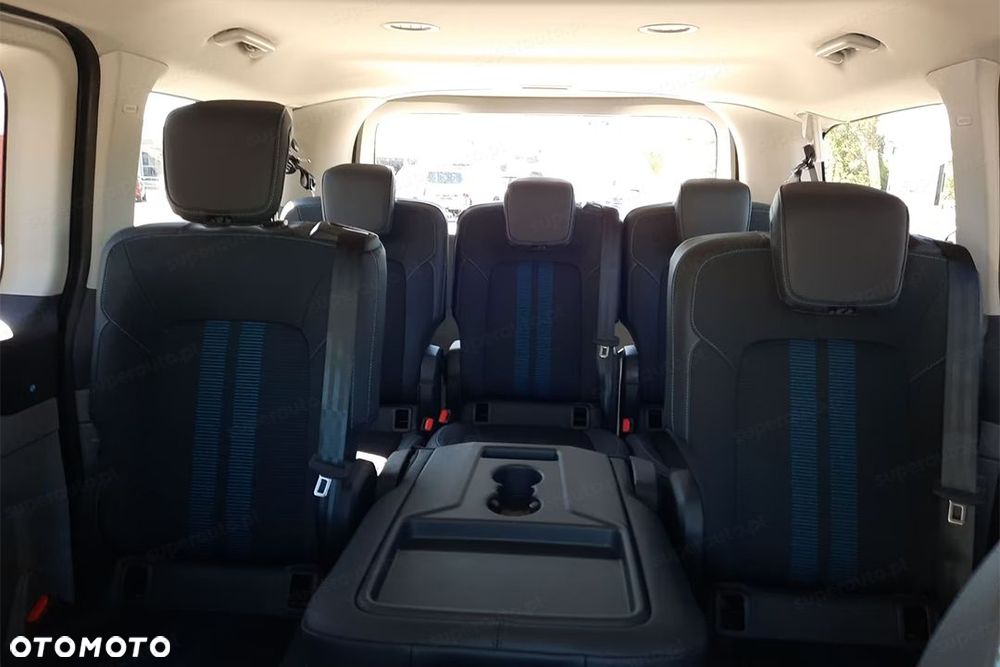 Ford Tourneo Custom - 13