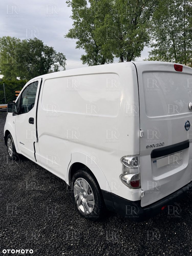 Nissan ENV200 - 3