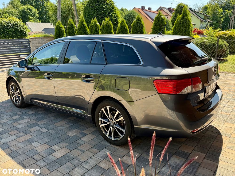Toyota Avensis 1.8 Premium - 3