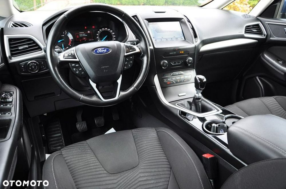 Ford S-Max - 36