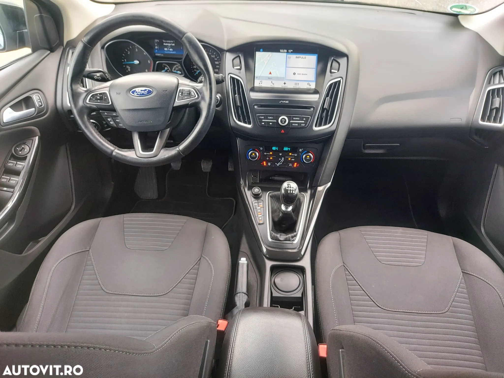 Ford Focus 1.5 EcoBlue Start-Stopp-System TITANIUM - 12