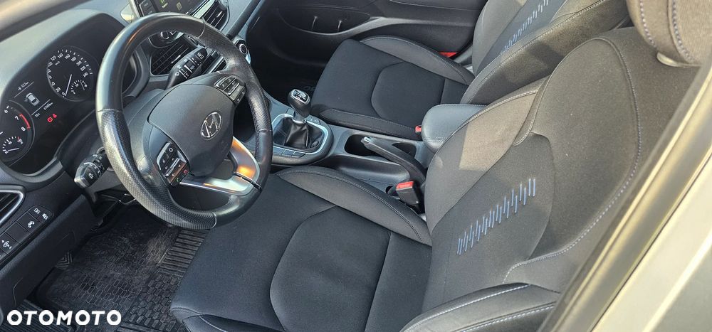 Hyundai i30 1.4 GO - 14