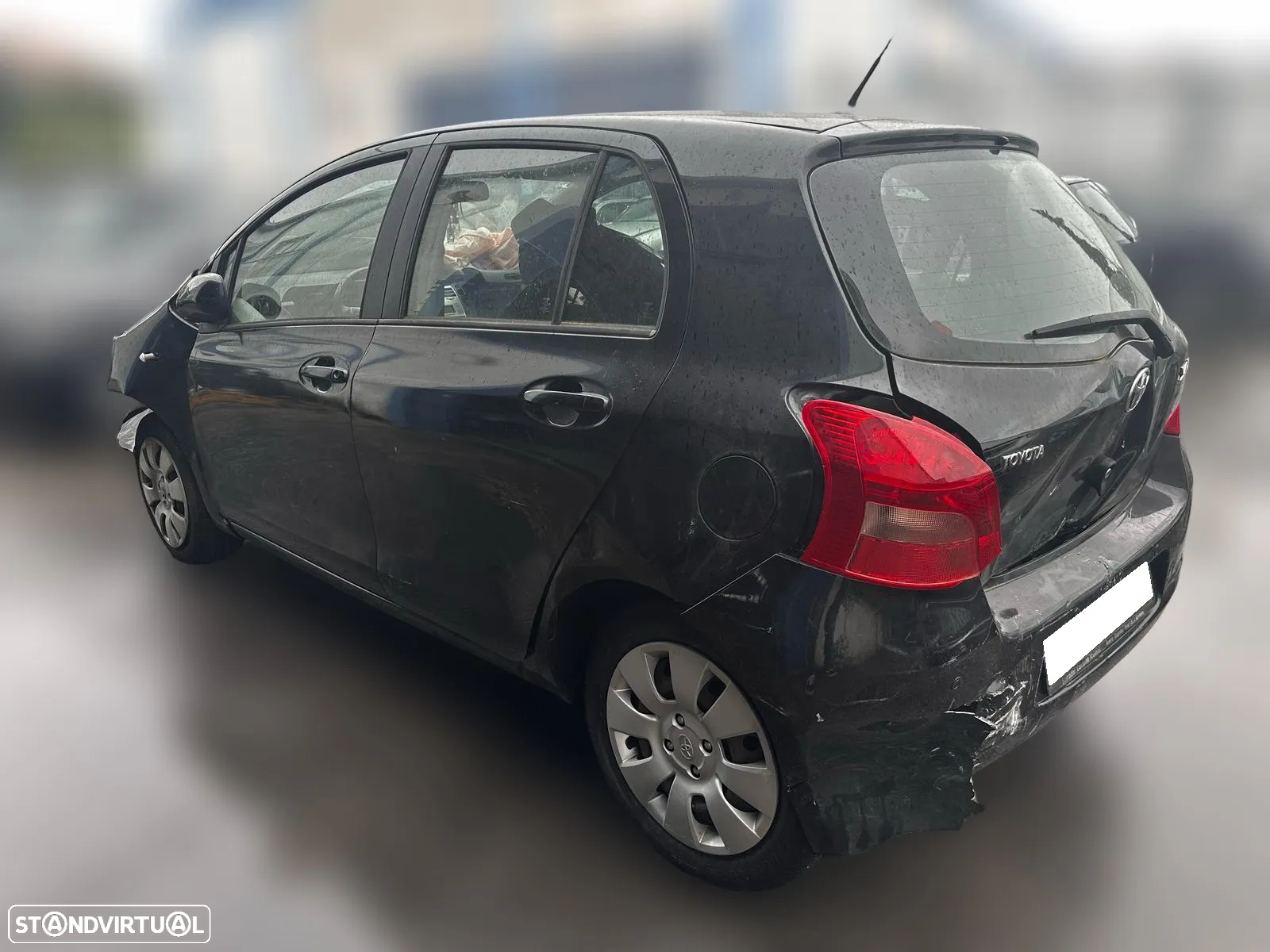 Toyota Yaris II 1.0 VVT-i de 2005 para peças - 7