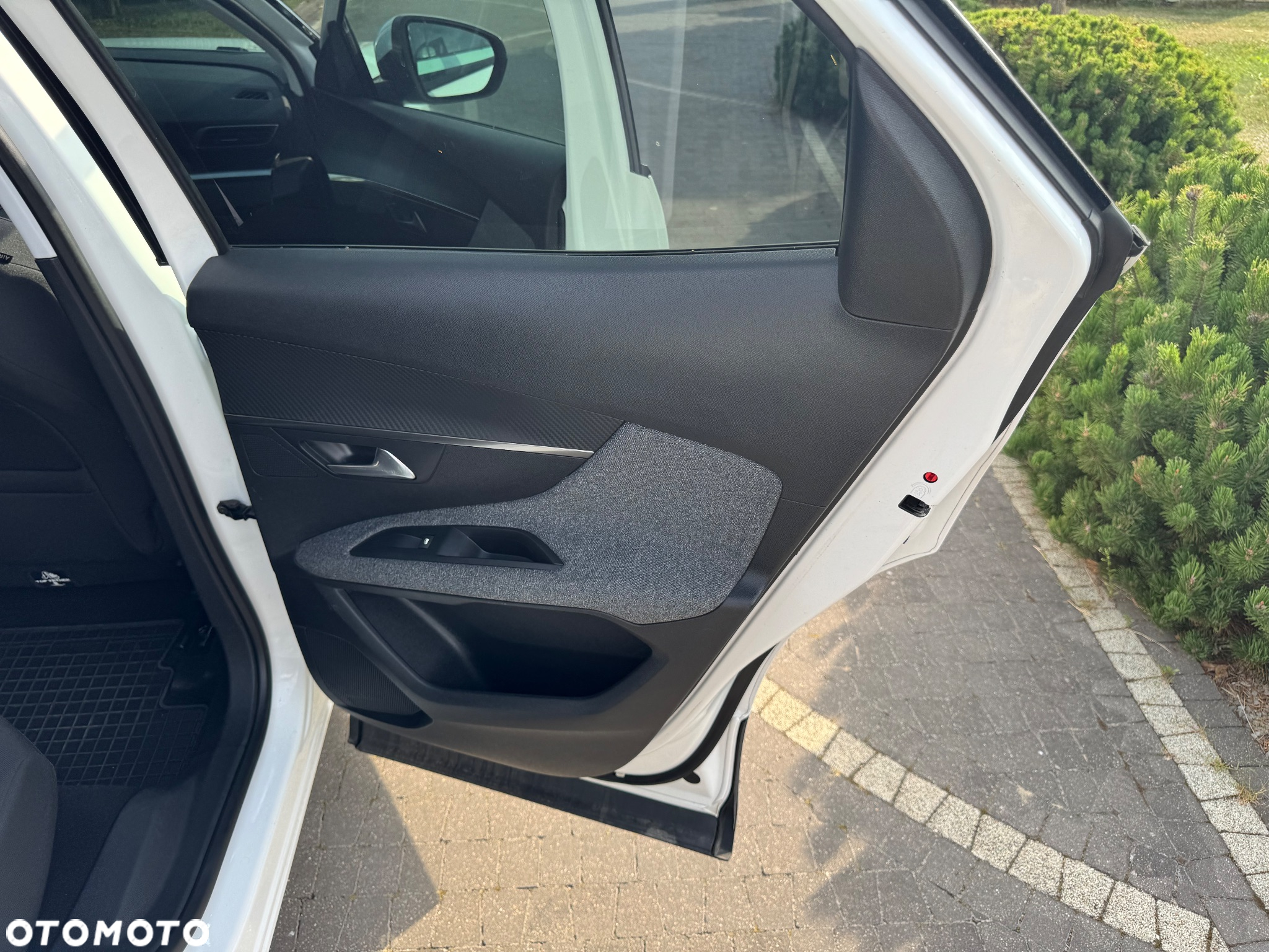 Peugeot 3008 1.2 PureTech Access - 24