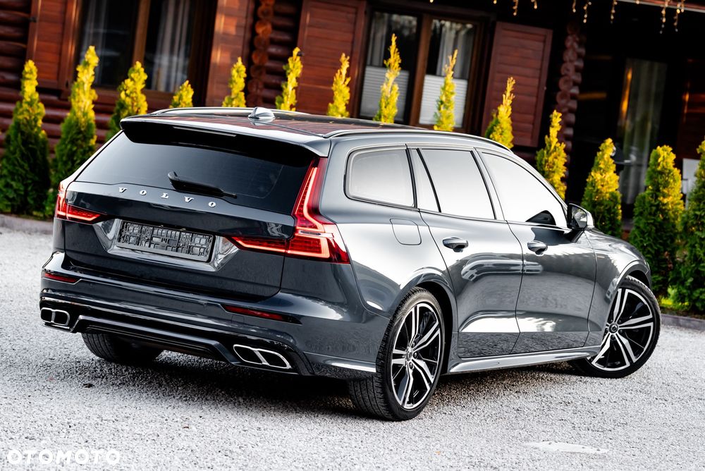 Volvo V60 B5 B R-Design - 11