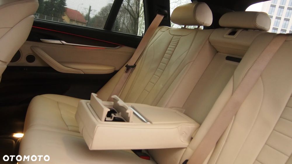 BMW X5 xDrive25d Sport-Aut - 26