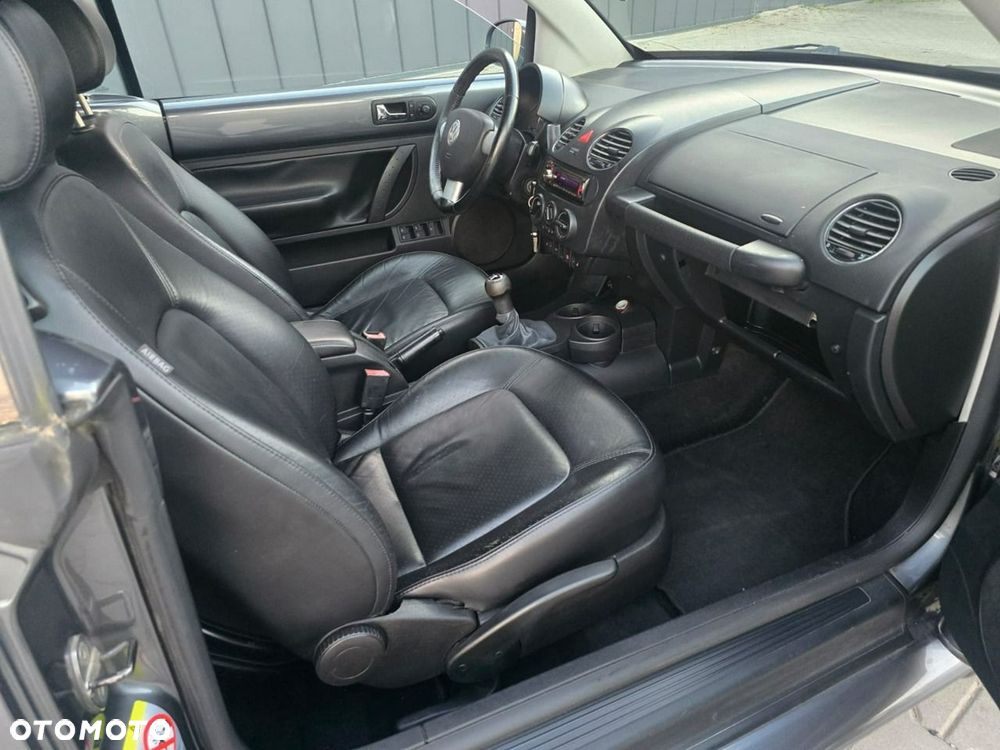 Volkswagen New Beetle - 34