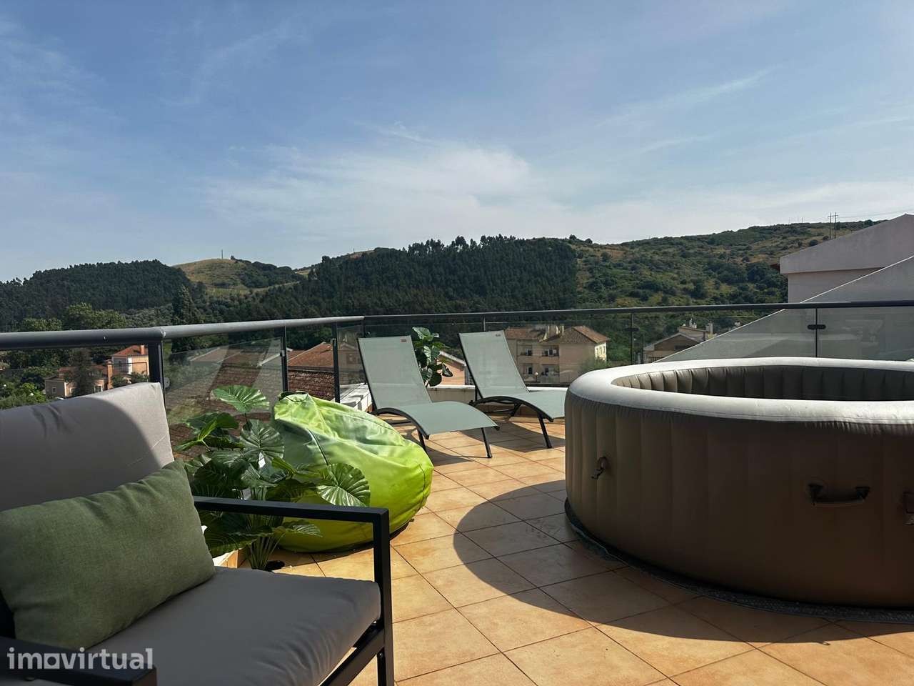 T2 com Terraço de + de 50m2 no último andar e box de 25m2 em Loures - Grande imagem: 3/23