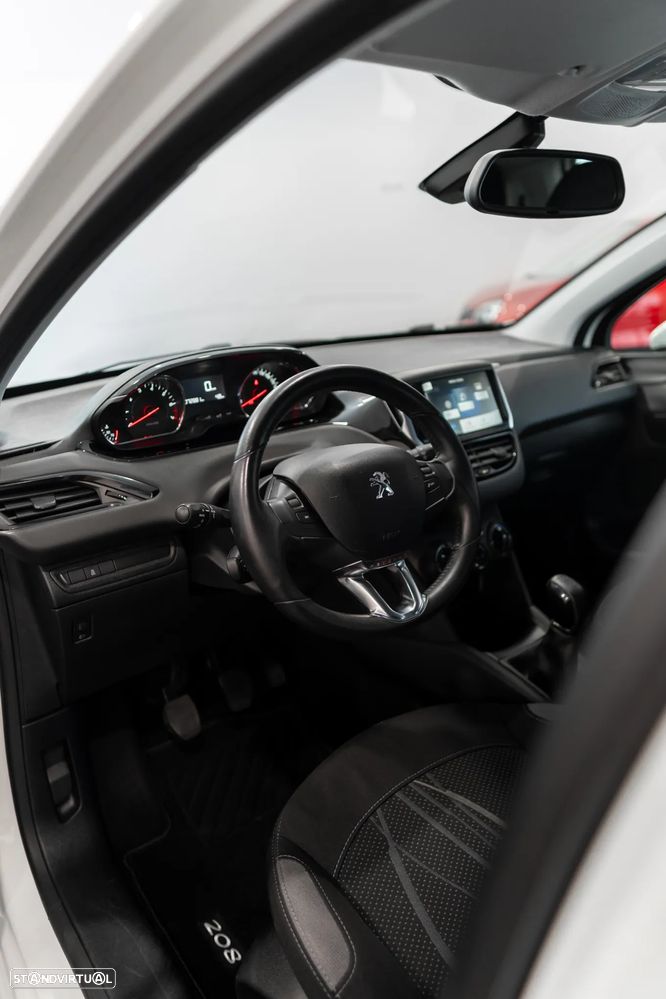Peugeot 208 1.2 VTi SE Style - 31