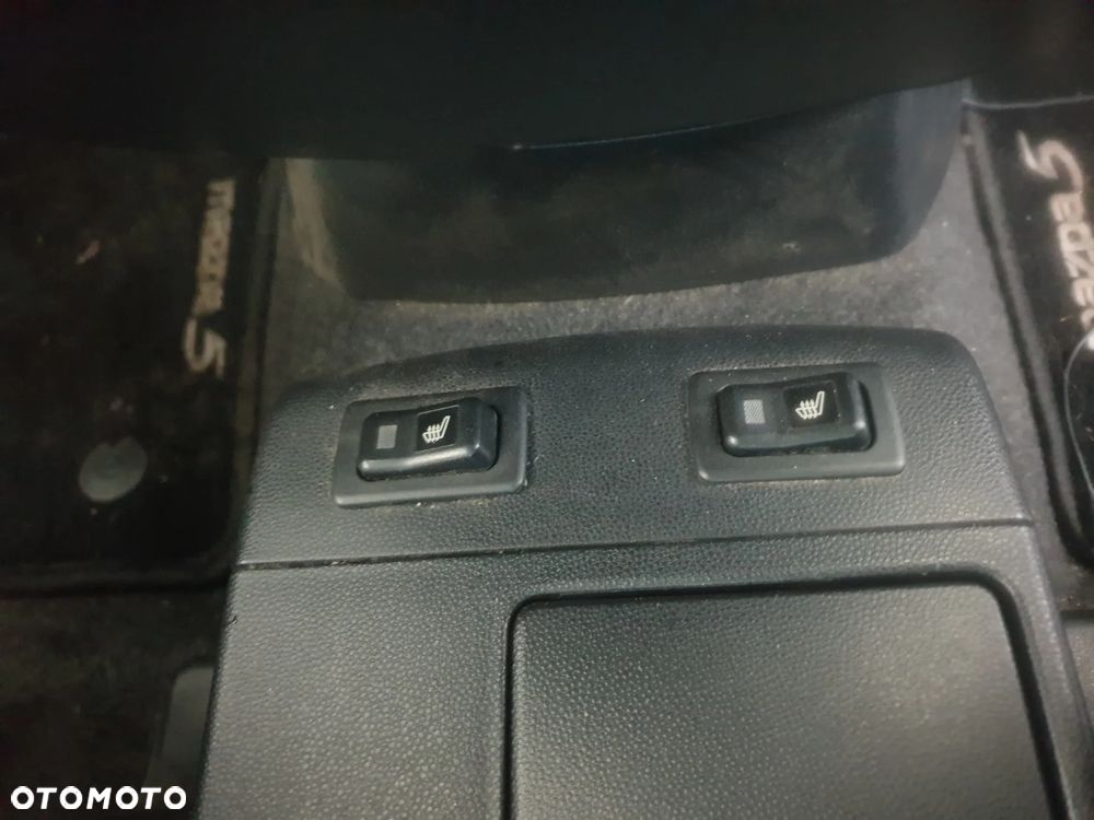 Mazda 5 - 18