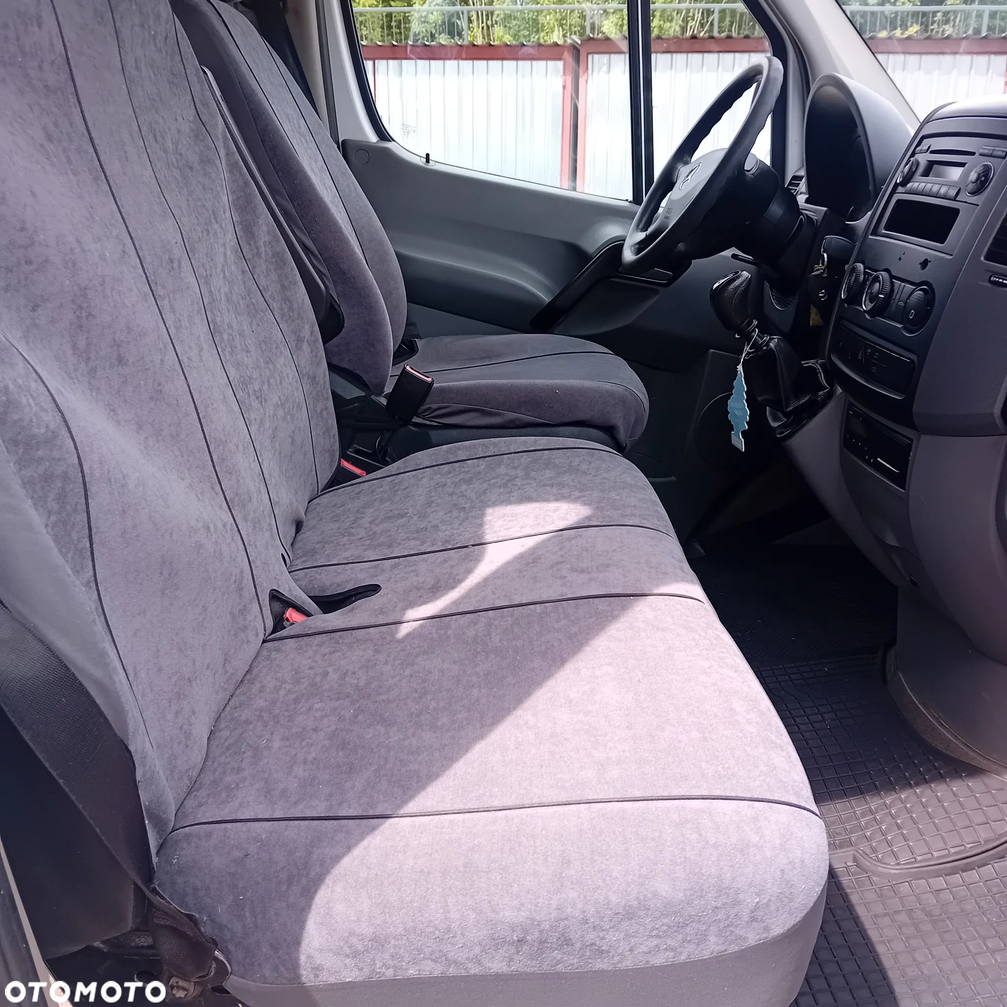 Mercedes-Benz Sprinter - 9