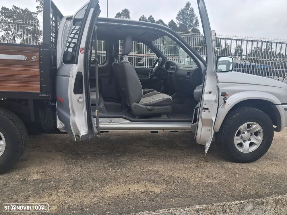 Mazda B2500 FREESTYLE - 8