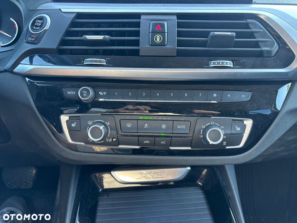 BMW X3 xDrive20i - 9
