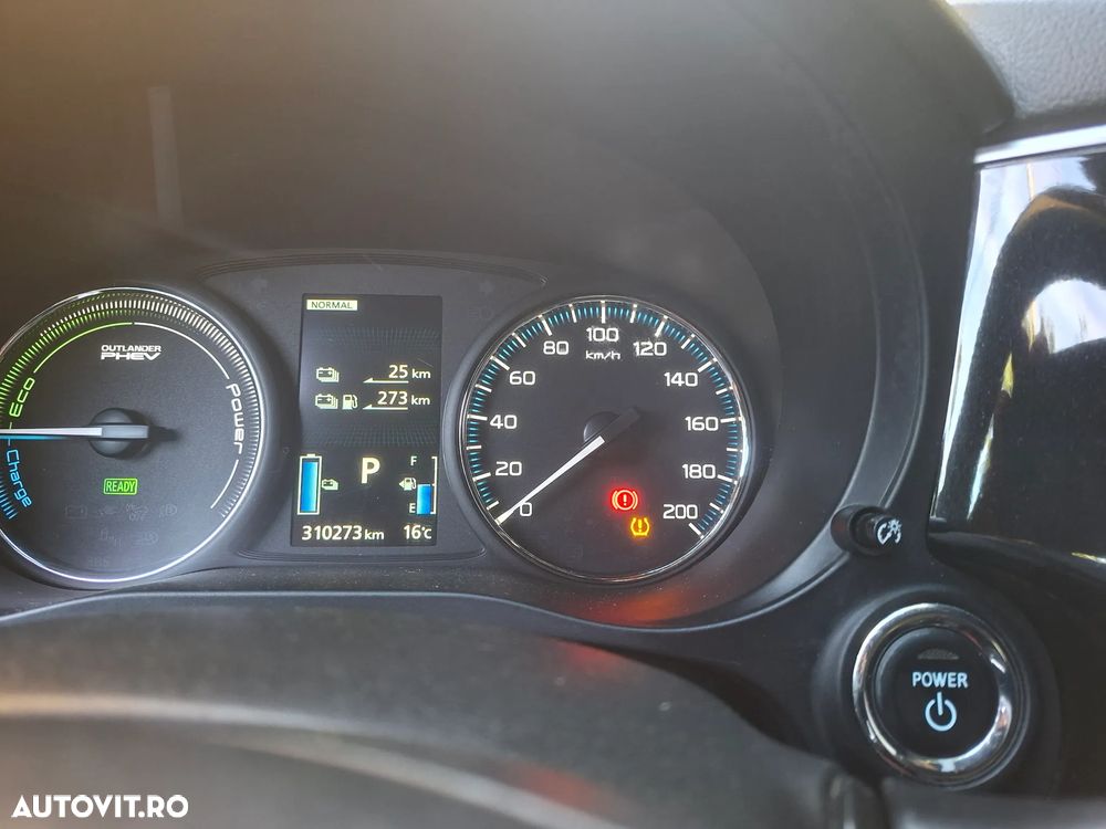 Mitsubishi Outlander 2.0 4WD Top - 19