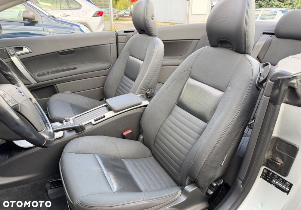 Volvo C70 2.0D Momentum - 36