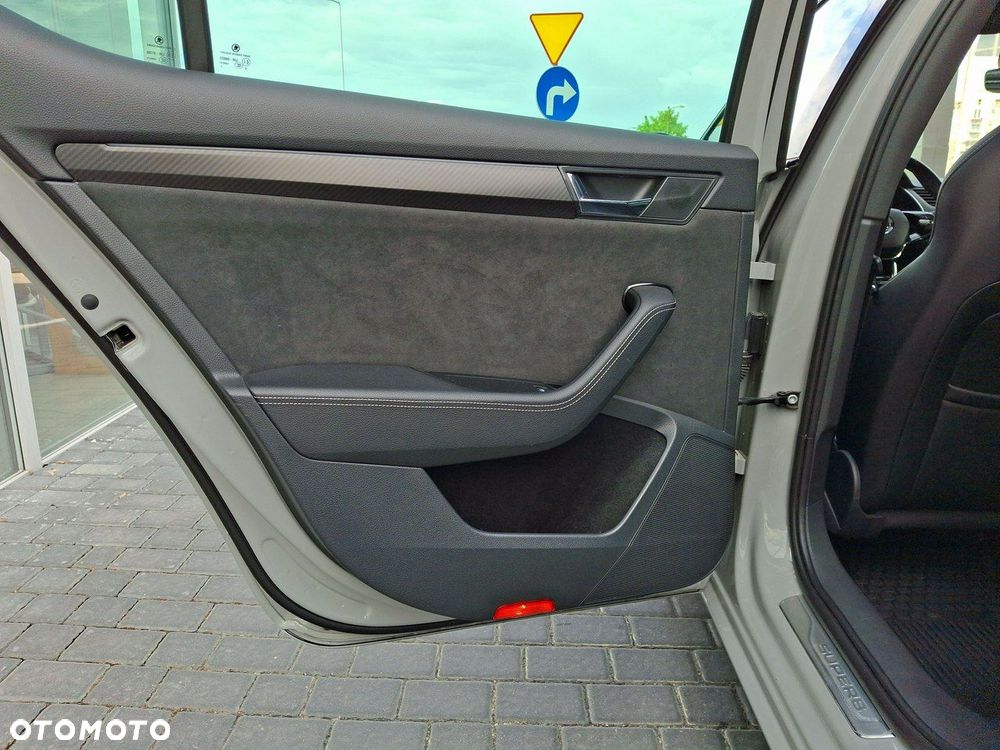 Skoda Superb 2.0 TSI Sportline DSG - 14