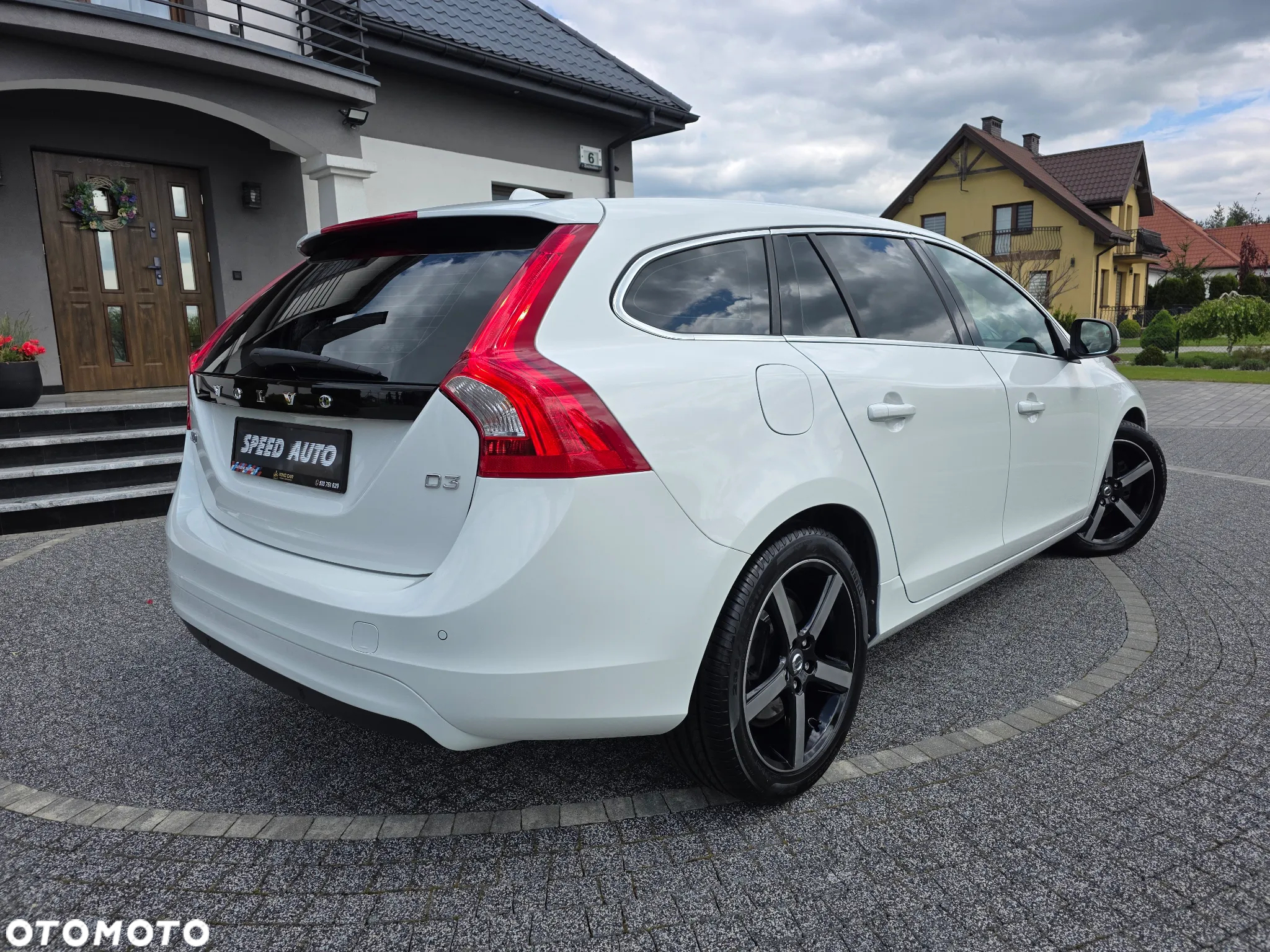 Volvo V60 D3 Drive-E Momentum - 16