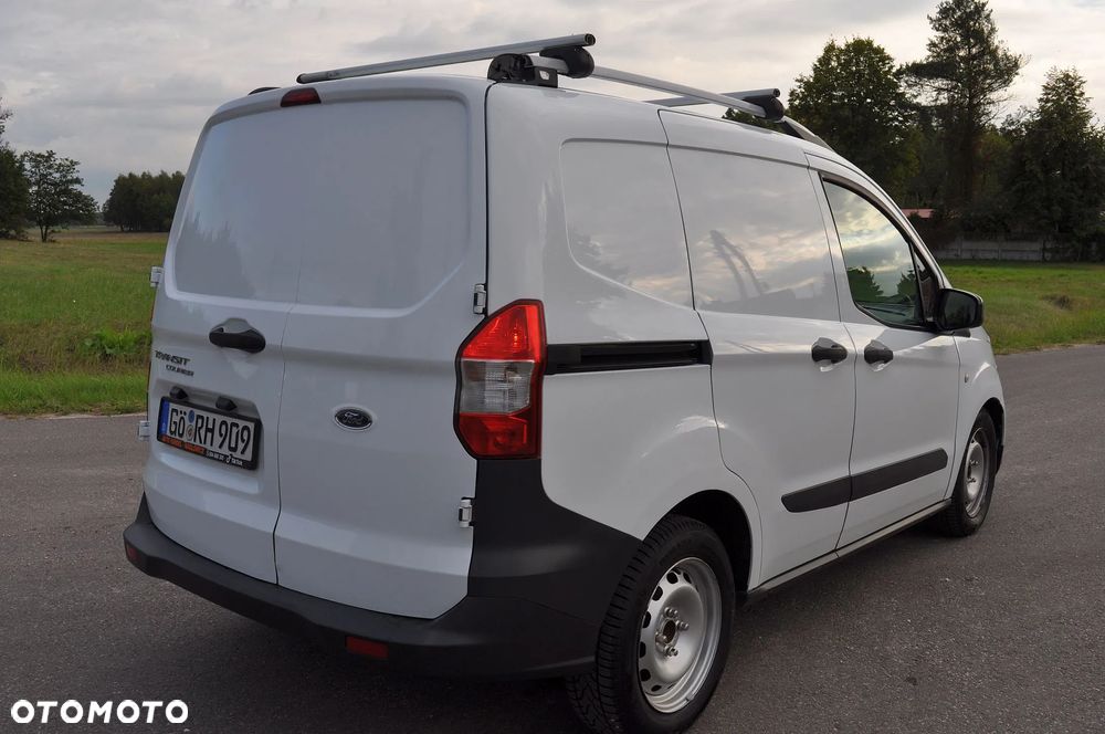 Ford Transit Courier - 16