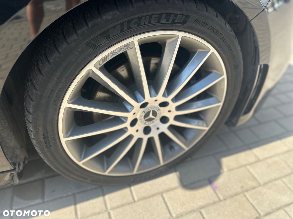 Mercedes-Benz Klasa A 220 4-Matic AMG Line 7G-DCT - 11