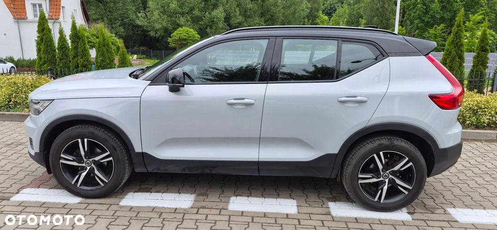 Volvo XC 40 T3 R-Design - 2