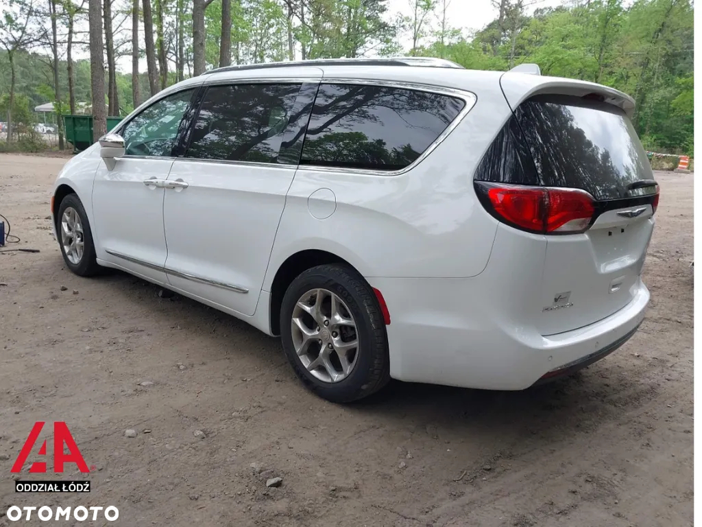Chrysler Pacifica - 13