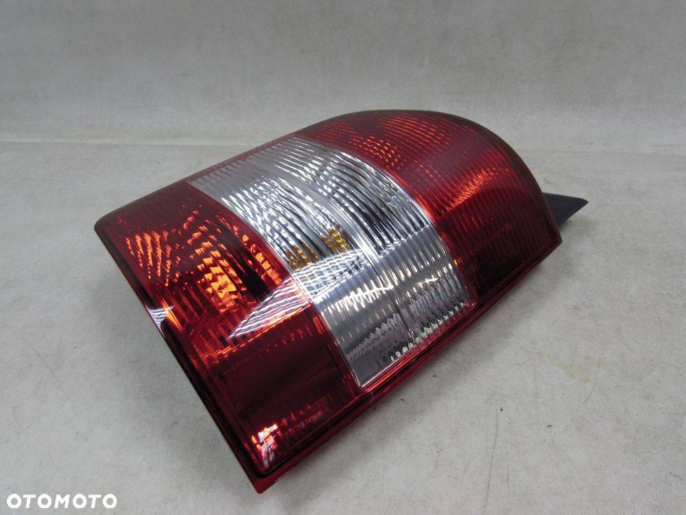 VW TRANSPORTER MULTIVAN T5 LIFT 09-15 LAMPA TYL PRAWA DRZWI SKRZYDELKA 7H0945096L - 2