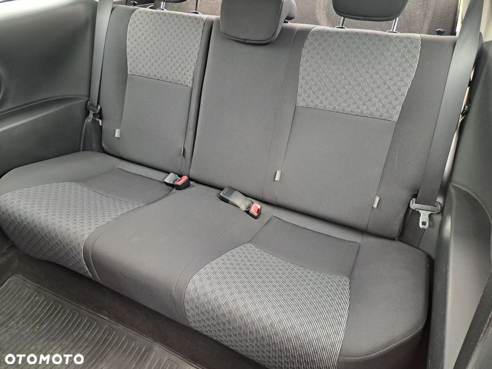 Toyota Yaris 1.33 Active - 23