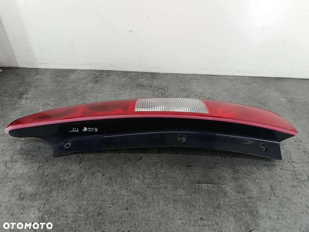 LAMPA TYLNA PRAWA MITSUBISHI COLT VI MR957374 - 4