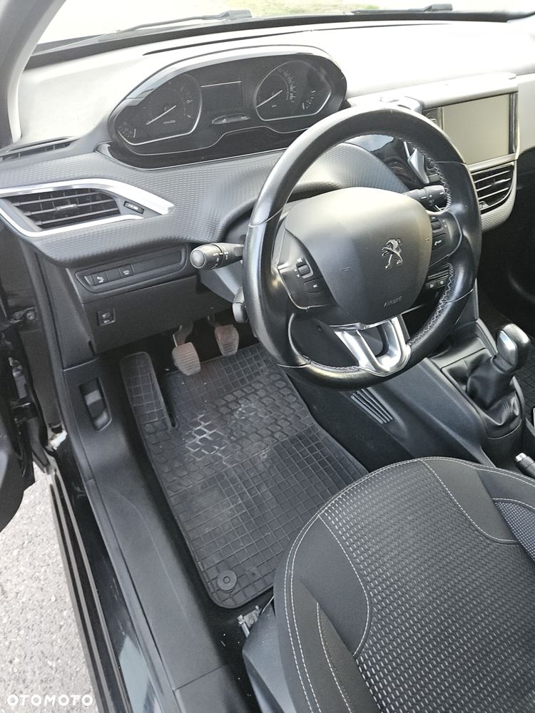 Peugeot 208 1.2 PureTech Allure S&S - 13