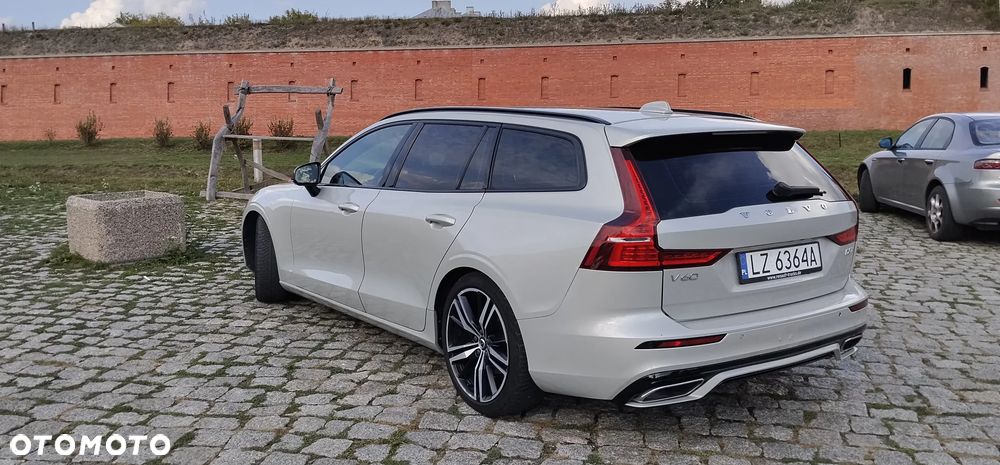 Volvo V60 D3 R-Design - 6